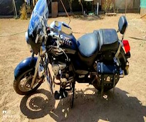 Moto um renegade 200