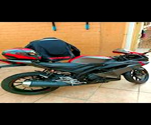 Moto Yamaha R 15 2022