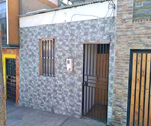 CASA Calle sotomayor, entre Juan Martinez y&#8230;