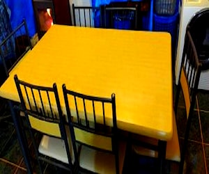 <p>Comedor una mesa 6 sillas </p>