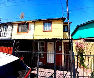 Casa de Dos Pisos, 3 Dormitorios y 1 Baño