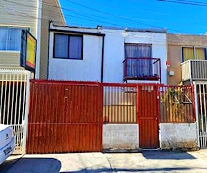 Casa con local comercial, ampliada y regularizada