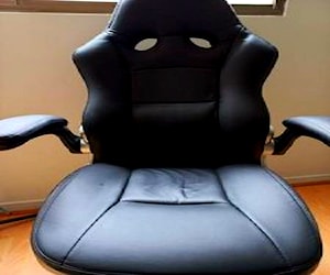 <p>Silla para escritorio tipo gamer</p>