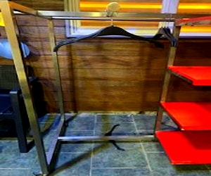 Mueble Ropero para Tienda