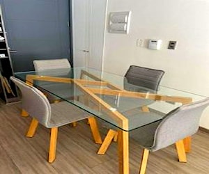 <p>Comedor 4 sillas, excelente estado</p>