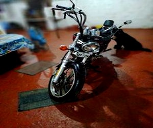 Moto suzuki gz 150