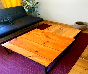 <p>Se vende hermoso juego mesa de centro y comedor</p>