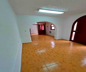 Arriendo amplia casa