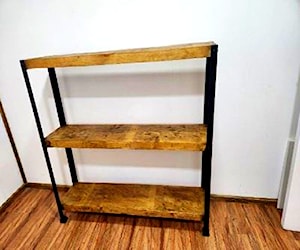 <p>Mueble de fierro y madera</p>