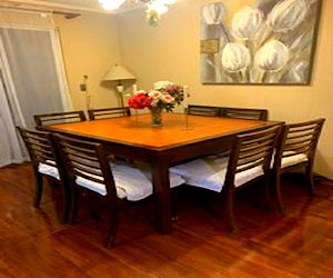 <p>Hermoso comedor madera sólida para 8 personas</p>