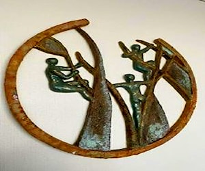 <p>Escultura figura pared</p>