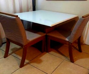 <p>Comedor de 4 sillas</p>