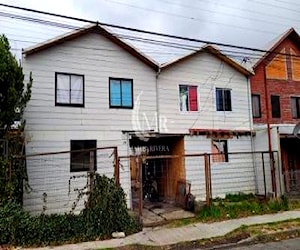 Terreno en Venta con 4 Construcciones en Pucón