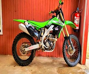 Moto enduro kawasaki 250