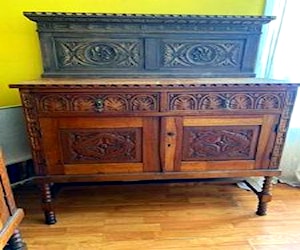 <p>Oportunidad Buffet antiguo de madera tallada</p>