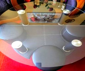 <p>Mesa de centro Cristal 4 tapuretes</p>