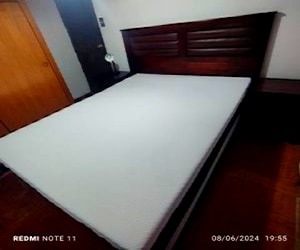 <p>Cama de 2 plaza semi nueva</p>