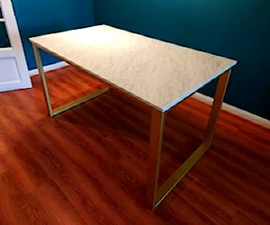 <p>Mesa de comedor mármol Carrara metal 150x80cm</p>