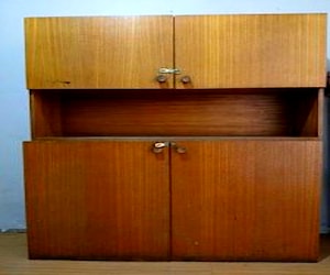 <p>Aparador de madera 4 puertas</p>