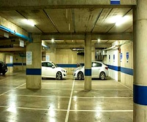 Estacionamiento cerca al Metro Santa Ana