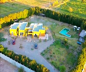 Lujosa casa (10.000 m2) amoblada 