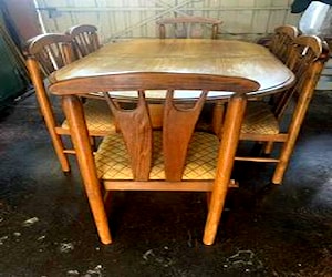 <p>Juego comedor para 6 personas</p>