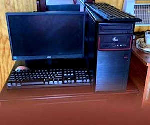 Pc de escritorio prácticamente nuevo