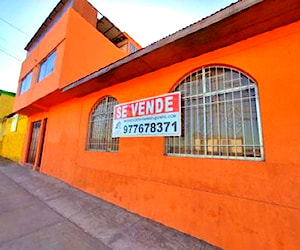 Se vende casa av. rendic con méxico