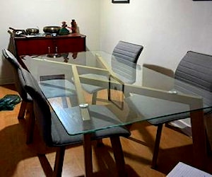 <p>Comedor 4 sillas sin uso casi nuevo</p>