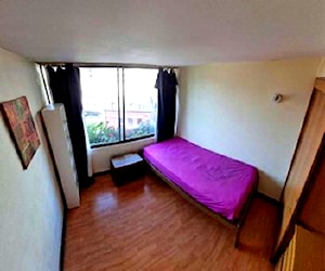 <p>Arriendo de habitaciones cerca del metro Escuela M</p>