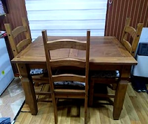 <p>Comedor rustico 4/sillas</p>