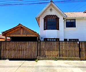 Casa con piscina temperada en la colina el pino