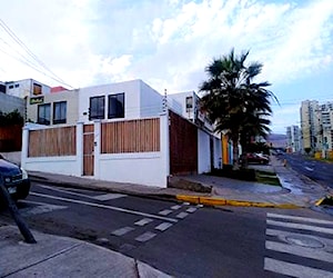 Se vende casa en sector sur de iquique