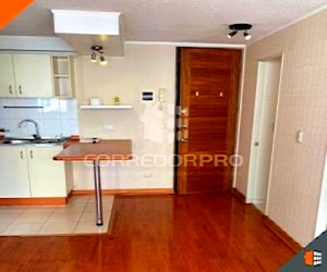 Departamento con 2D + 1B y terraza. Metro Ñuble