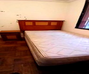 <p>Vendo cama 1 1/2 plazas buen estado</p>