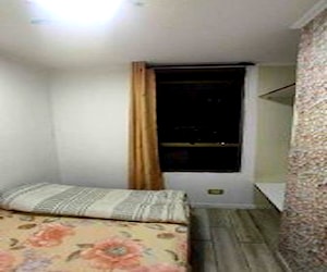 <p>Dormitorio a mujer en departamento</p>