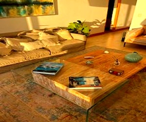 <p>Exclusiva mesa de centro vidrio y madera</p>