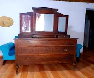 Toilette de madera con espejo de colección