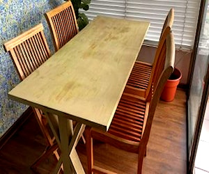 <p>Juego de Comedor con 4 sillas</p>