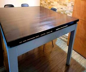 Mesa de comedor amplia