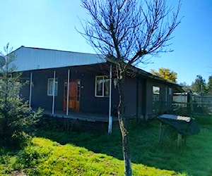 Hermosa casa con piscina en el campo