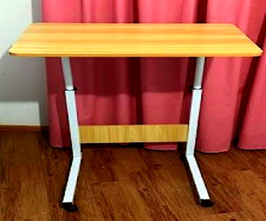 <p>Mesa plegable multiuso</p>