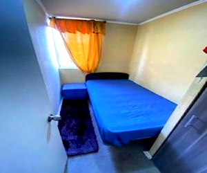 <p>Alquilo Habitacion </p>