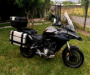 Moto Benelli TRK502