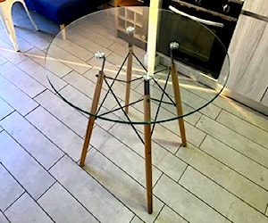 <p>Mesa vidrio 80cm muy linda</p>