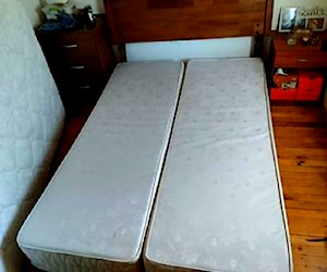 <p>Box spring base dividida marca Rosen</p>