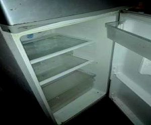 <p>Cama dos plazas y refrigerador</p>