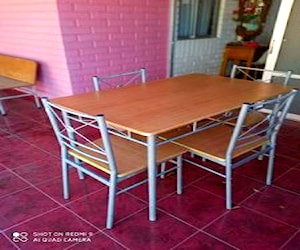 <p>Comedor pequeño usado</p>