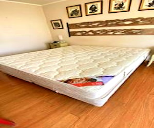 <p>Cama King Cic impecable base dividida</p>