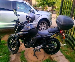 Moto Fz25